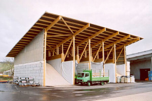 MEGABLOC Boxenanlage mit Überdachung