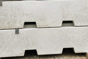 Terrorblock beton mit Staplertaschen Terrorblock beton mit Staplertaschen